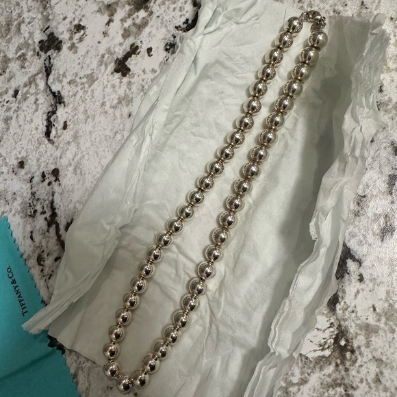 TIFFANY & CO. PEARL NECKLACE - Picture 6 of 16